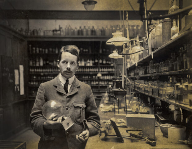 18874-MoseleyLaboratory-KI-1